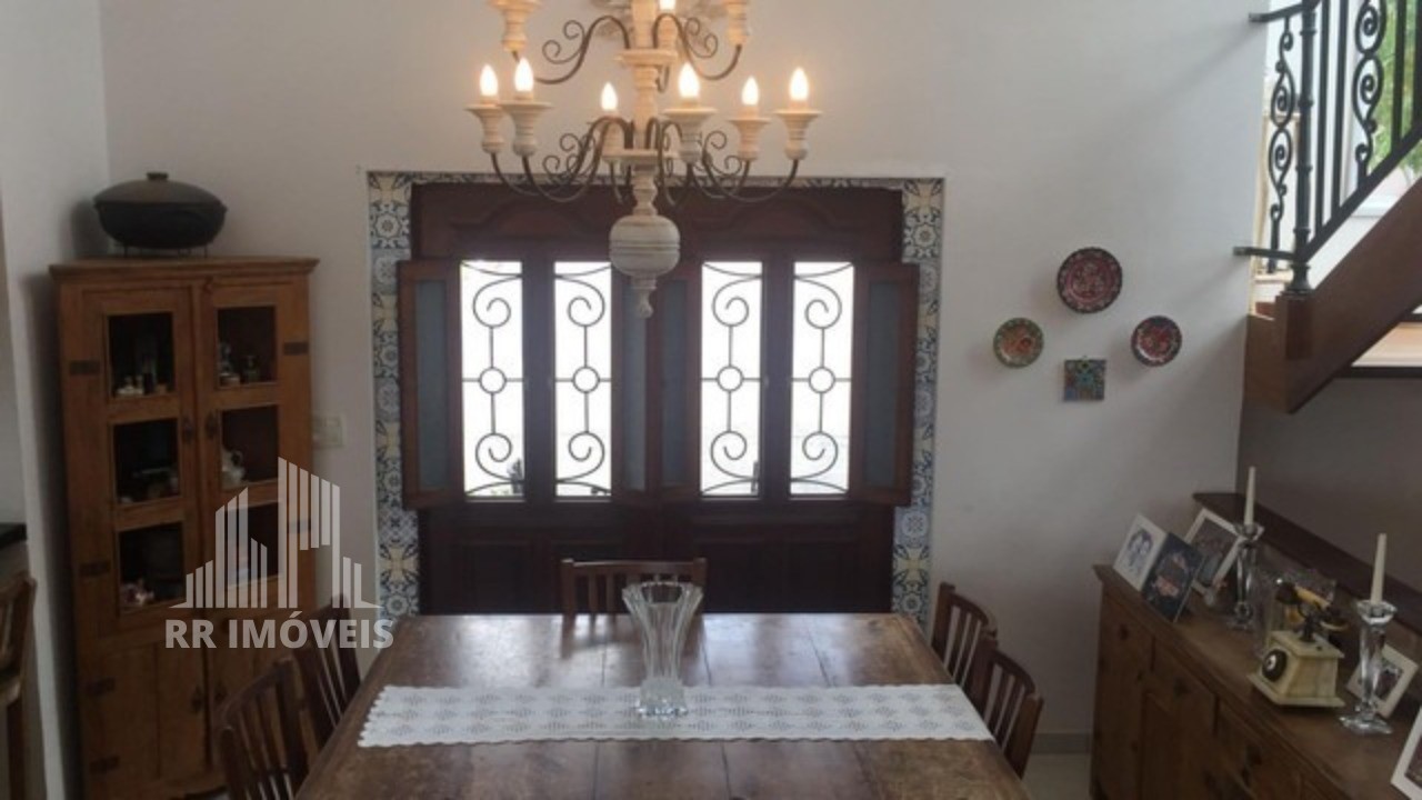 Casa, 3 quartos, 217 m² - Foto 2