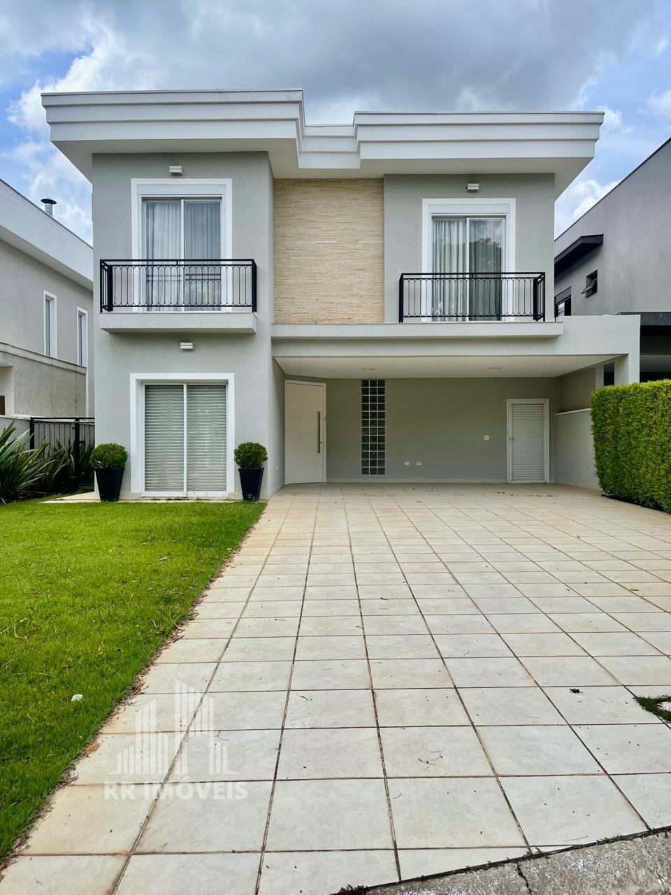 Casa, 4 quartos, 312 m² - Foto 1