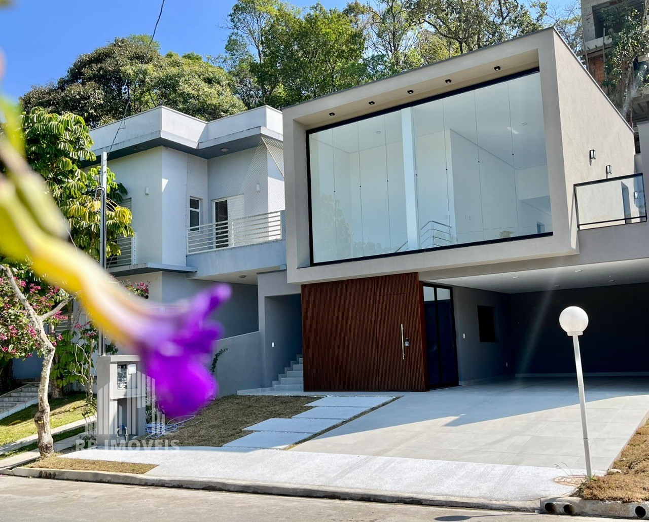 Casa, 4 quartos, 180 m² - Foto 1