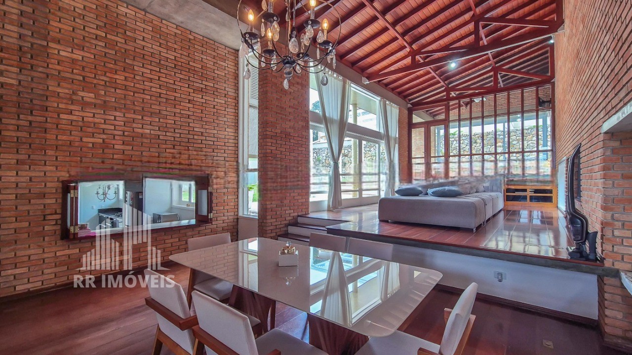 Casa, 4 quartos, 337 m² - Foto 1