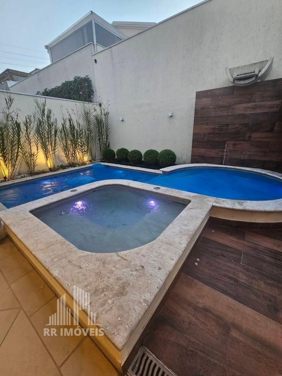 Casa, 4 quartos, 236 m² - Foto 9