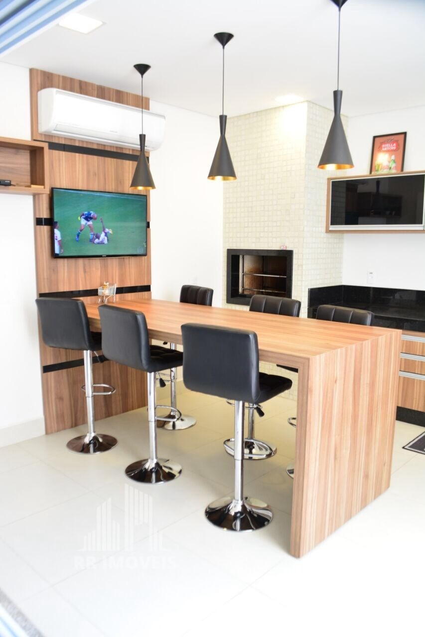 Casa, 3 quartos, 220 m² - Foto 8