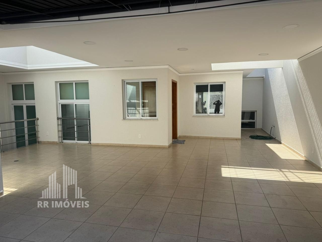 Casa, 3 quartos, 228 m² - Foto 1