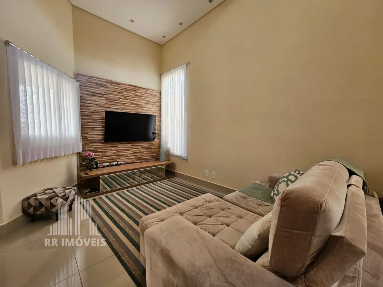 Casa, 4 quartos, 22 m² - Foto 1