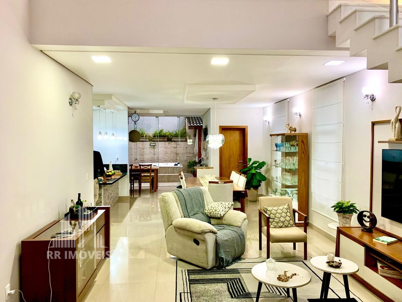Casa, 3 quartos, 212 m² - Foto 2