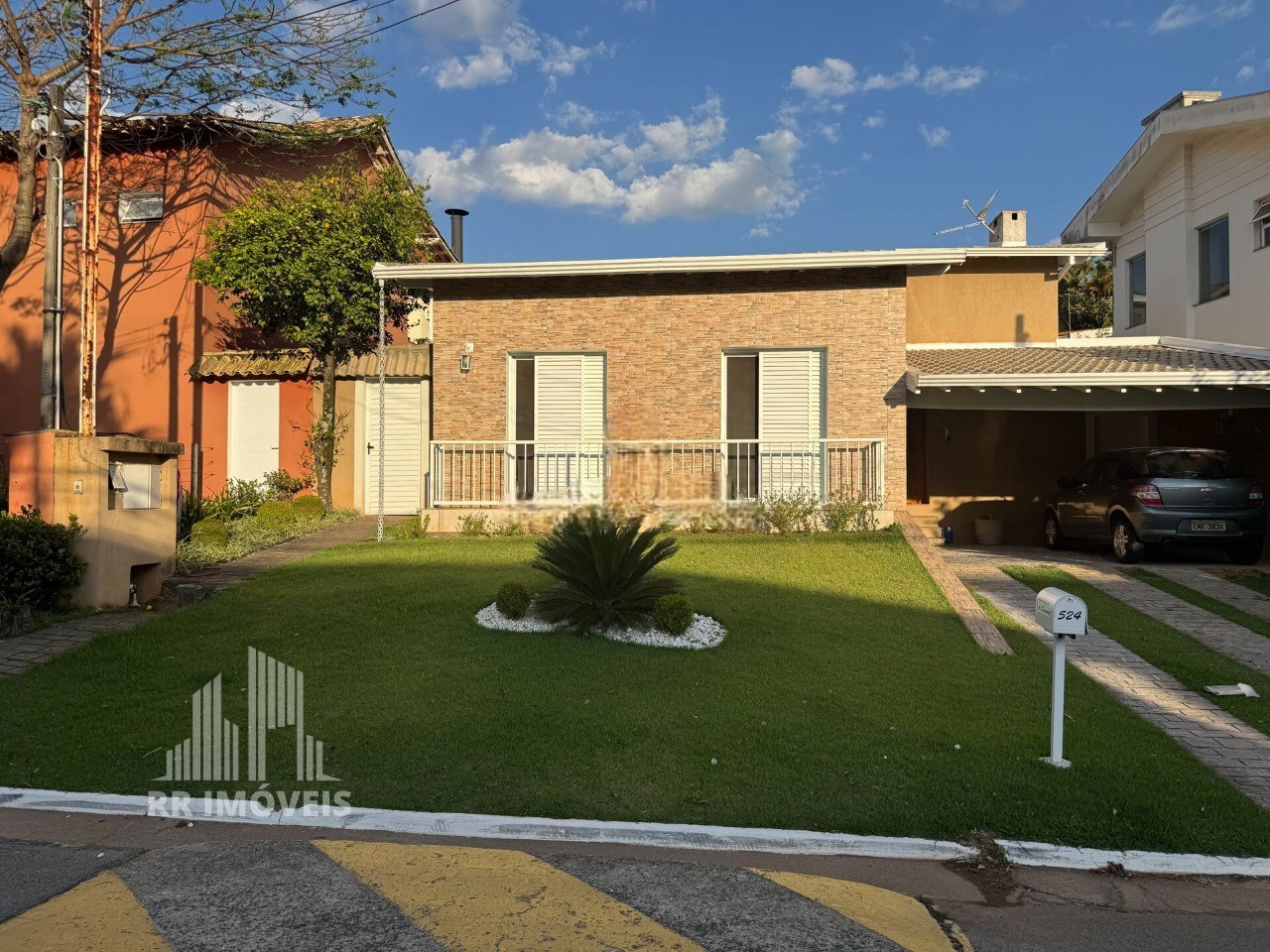 Casa, 4 quartos, 198 m² - Foto 1