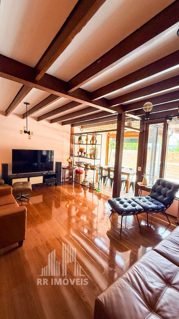 Casa, 3 quartos, 176 m² - Foto 1