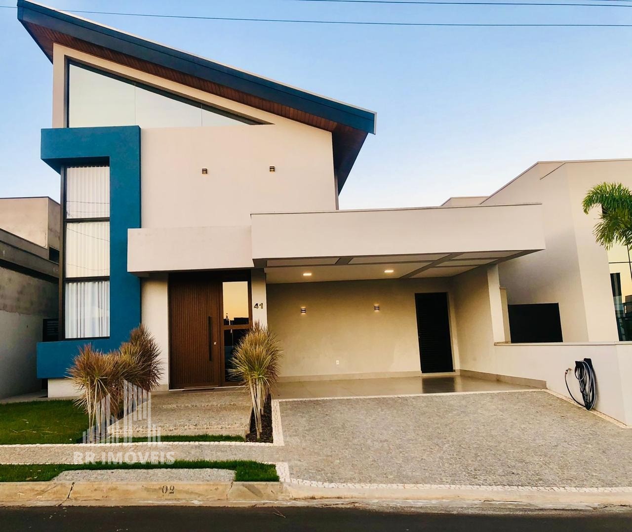 Casa, 3 quartos, 315 m² - Foto 1