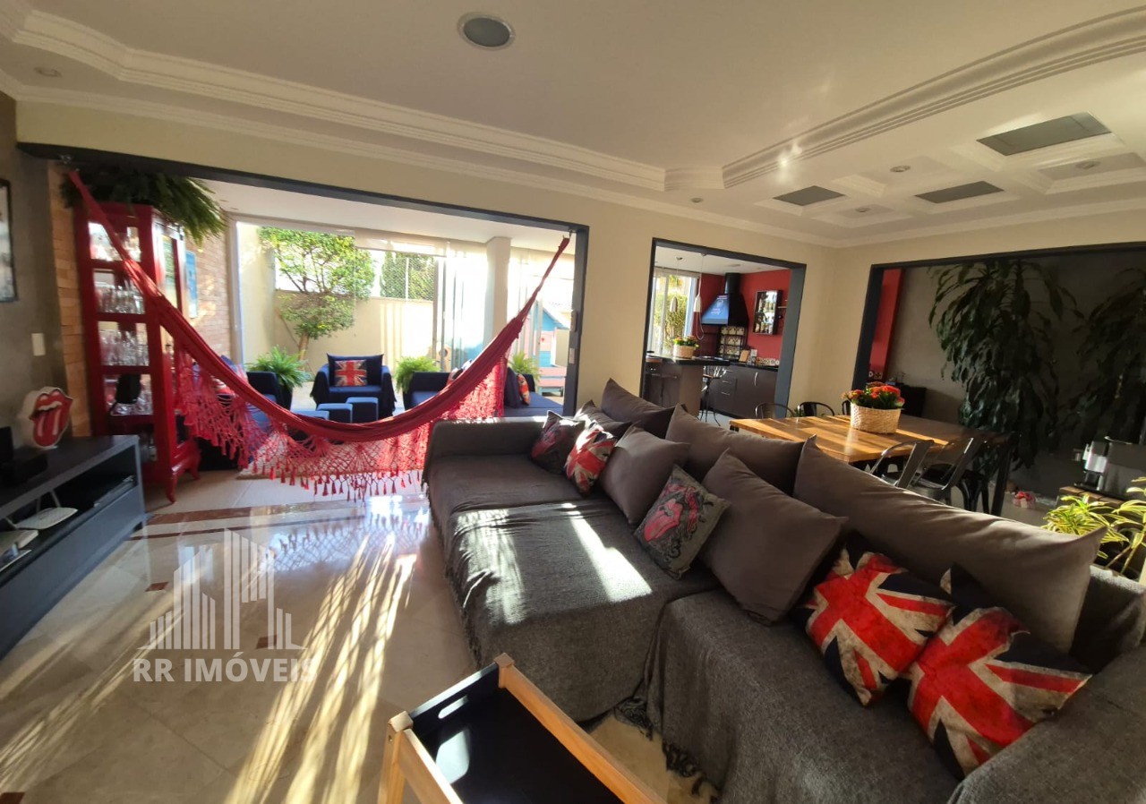 Casa, 3 quartos, 180 m² - Foto 1