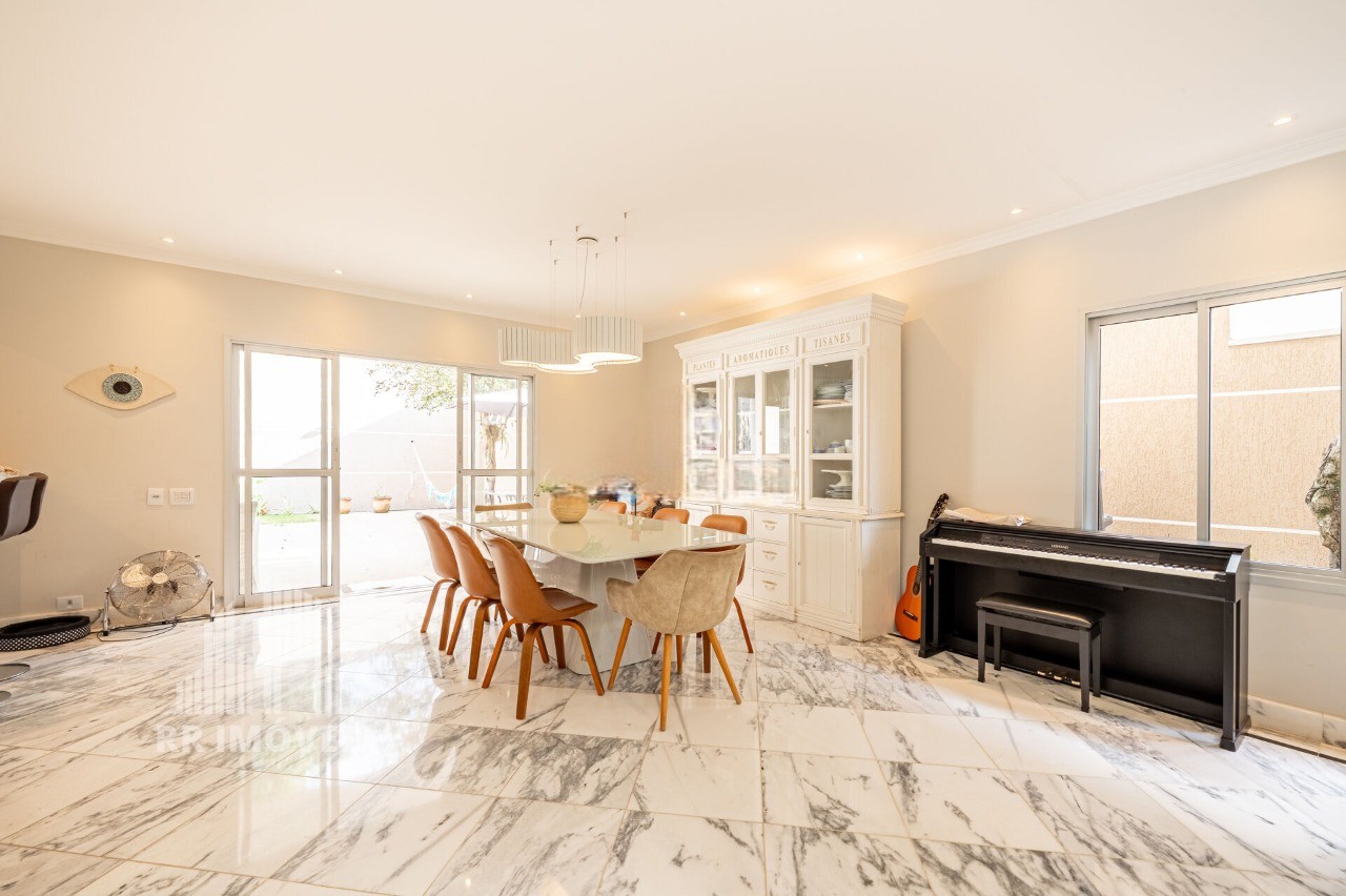 Casa, 4 quartos, 240 m² - Foto 8