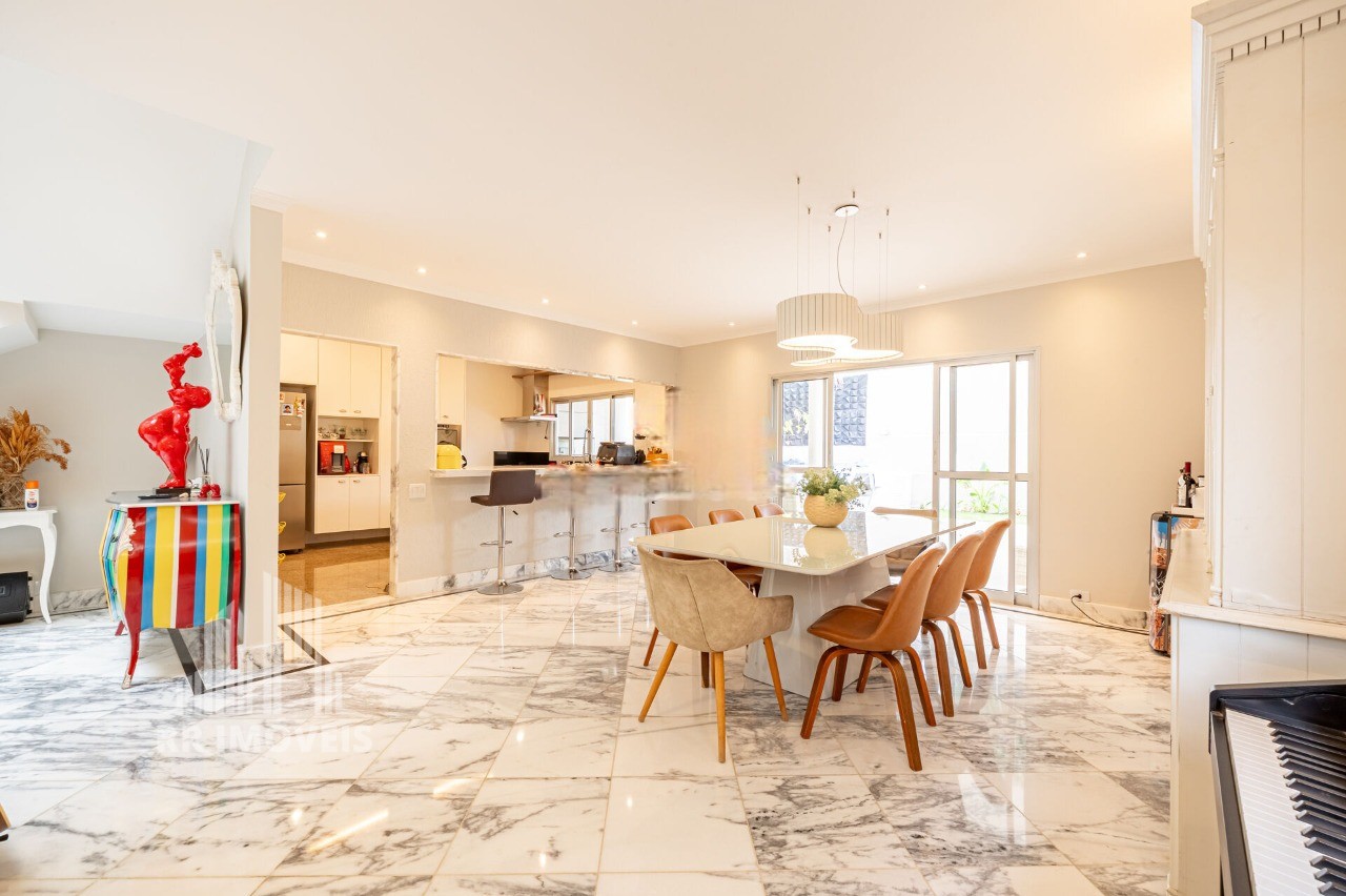 Casa, 4 quartos, 240 m² - Foto 4