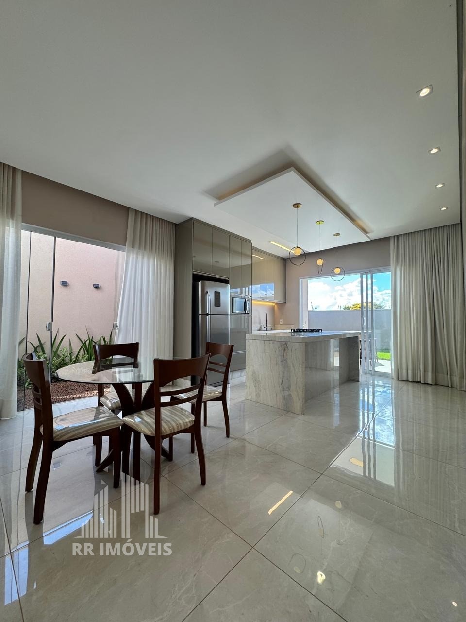 Casa, 2 quartos, 173 m² - Foto 1