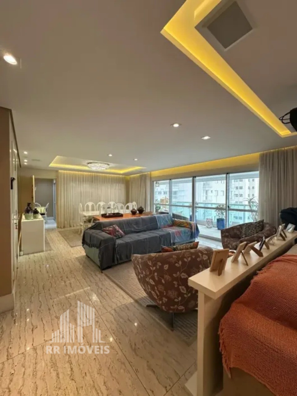 Apartamento, 3 quartos, 232 m² - Foto 2