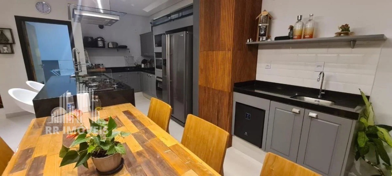 Casa, 4 quartos, 225 m² - Foto 9