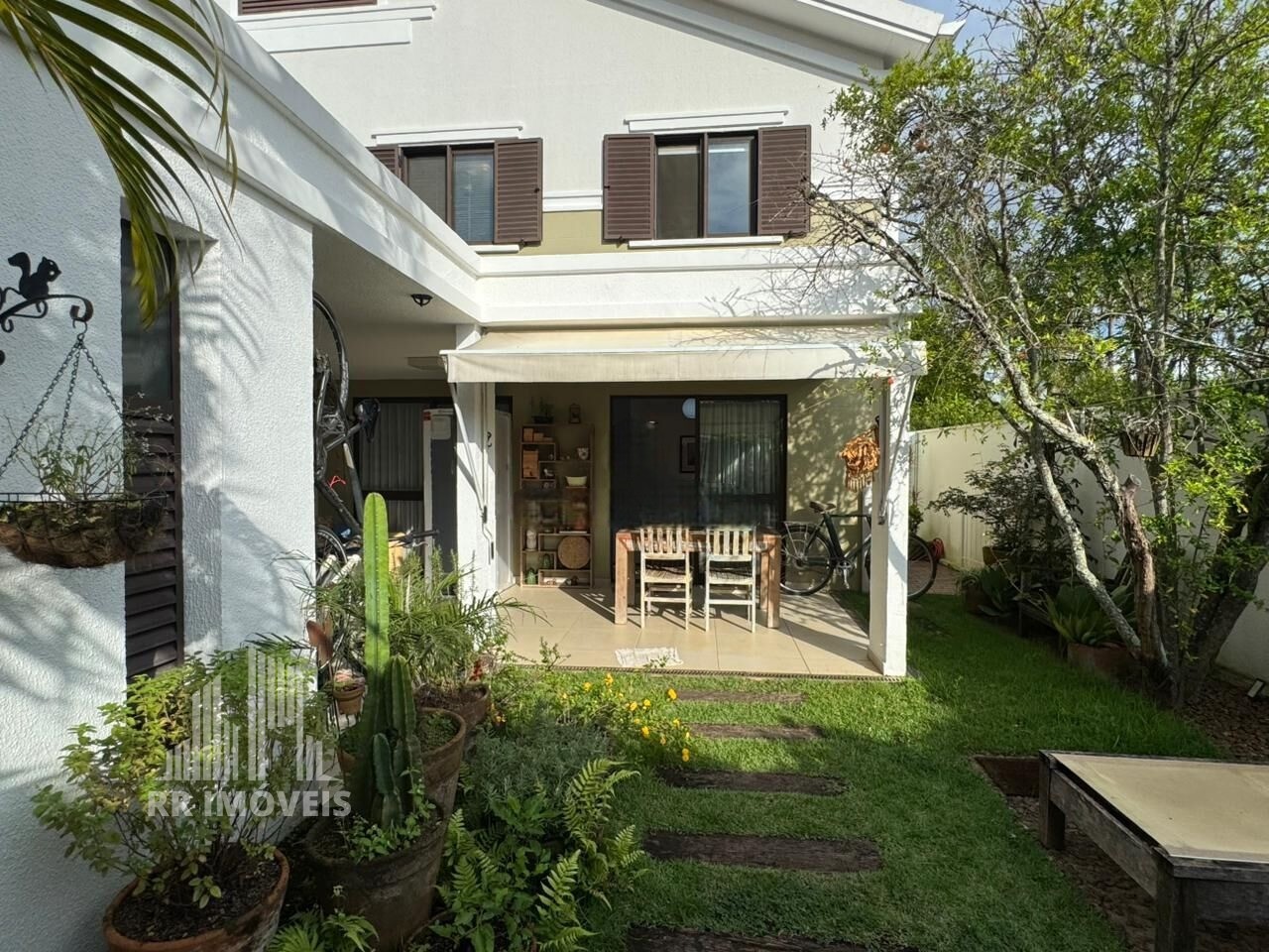 Casa, 4 quartos, 190 m² - Foto 1
