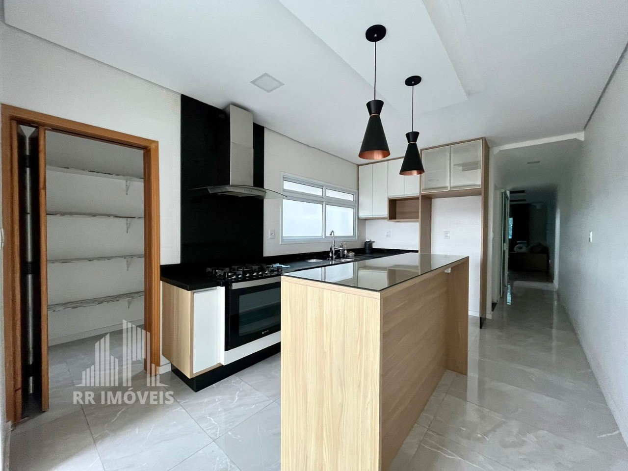 Casa, 4 quartos, 289 m² - Foto 1
