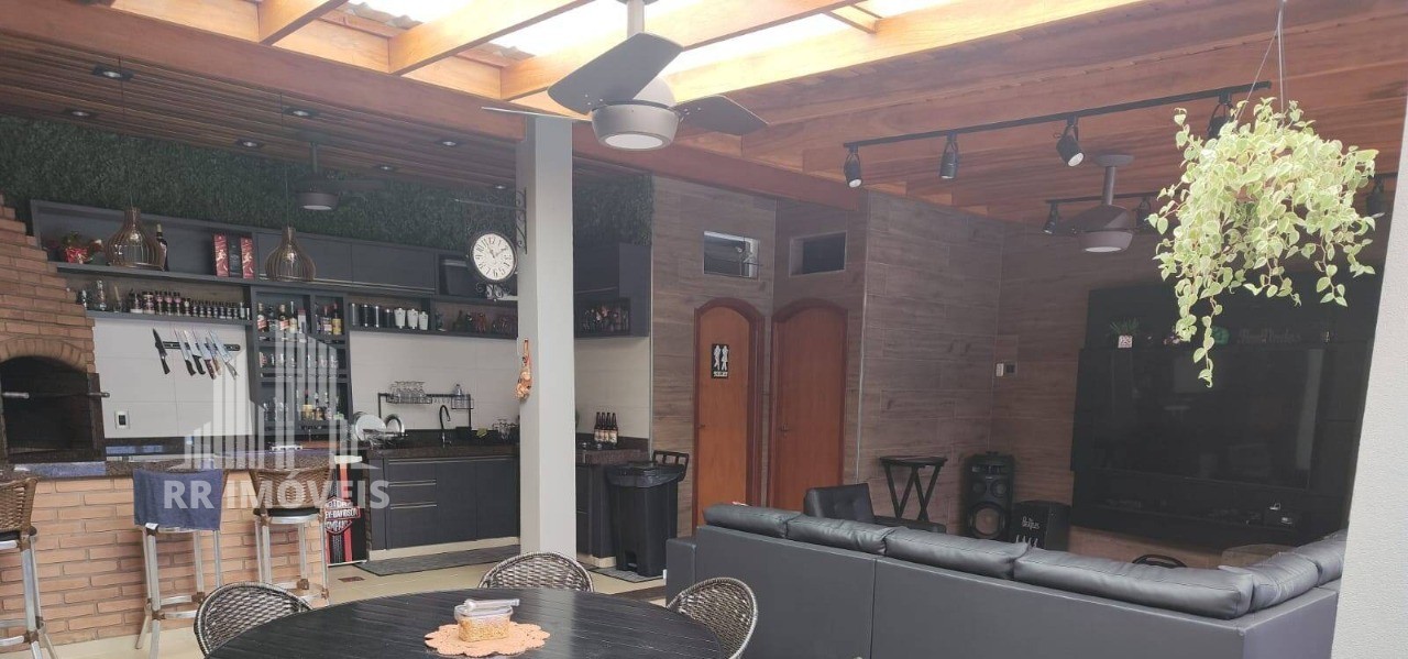 Casa, 3 quartos, 240 m² - Foto 3