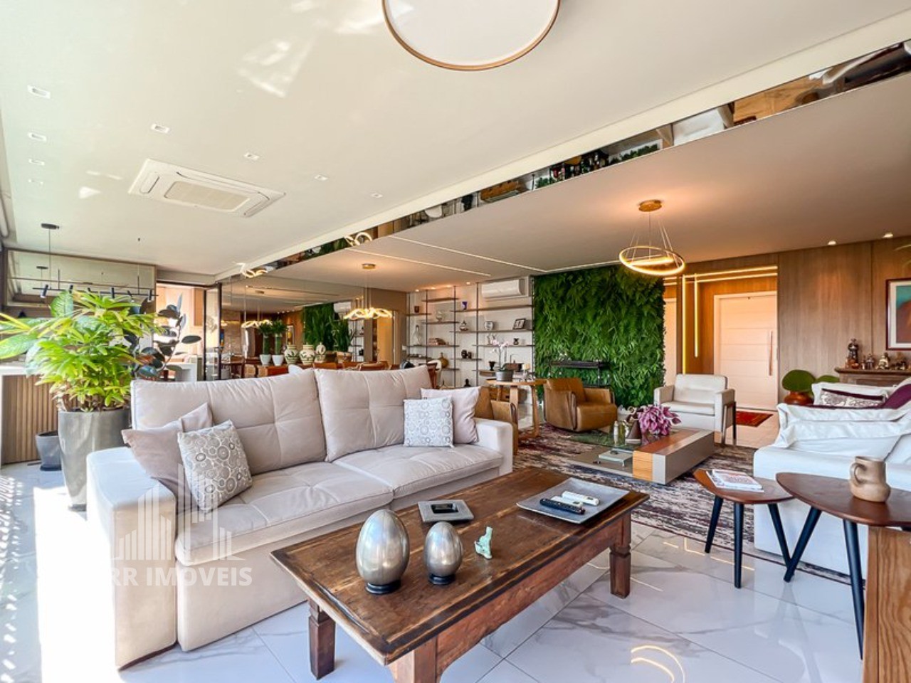 Apartamento, 3 quartos, 228 m² - Foto 1