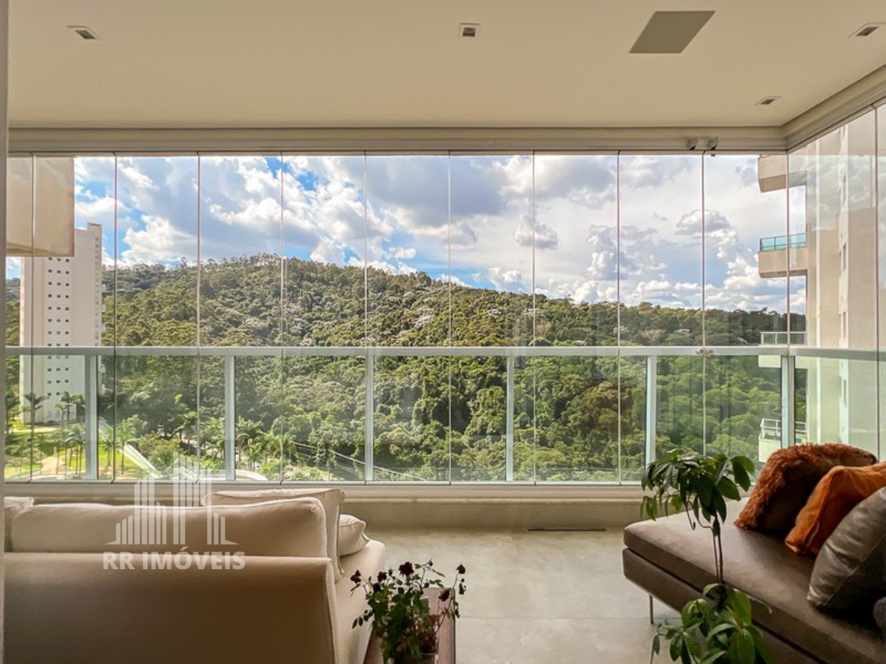 Apartamento, 3 quartos, 248 m² - Foto 1