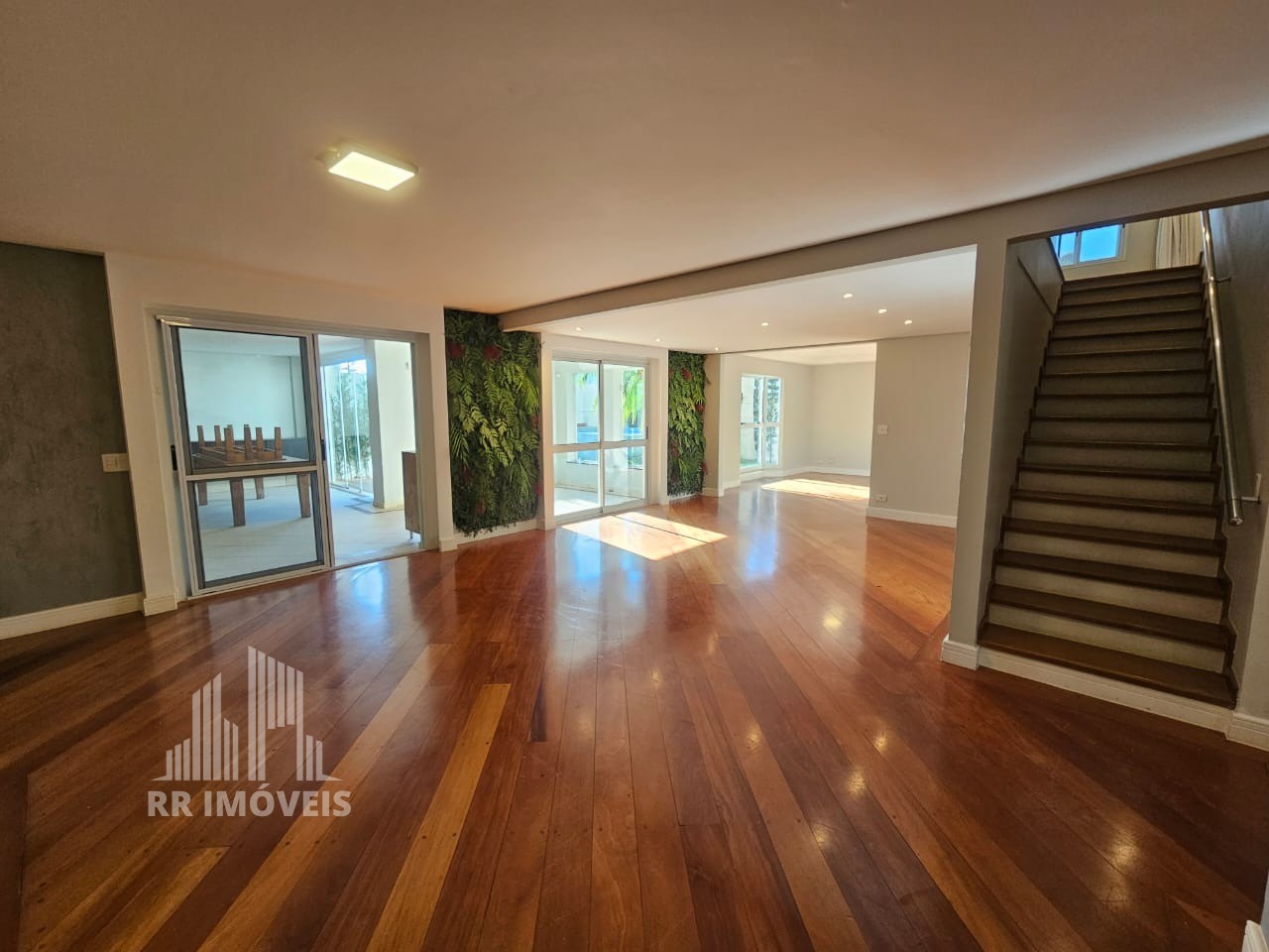 Casa, 4 quartos, 318 m² - Foto 1