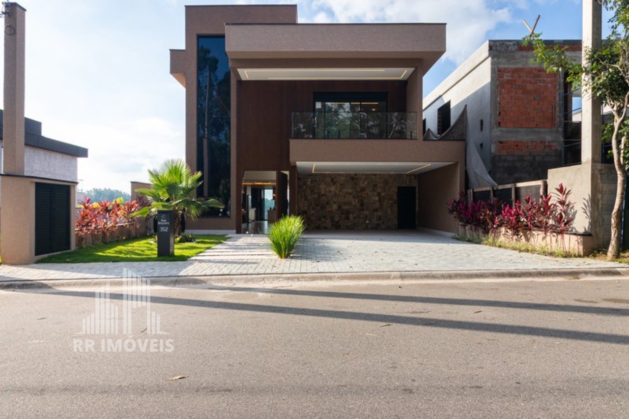 Casa, 4 quartos, 335 m² - Foto 1