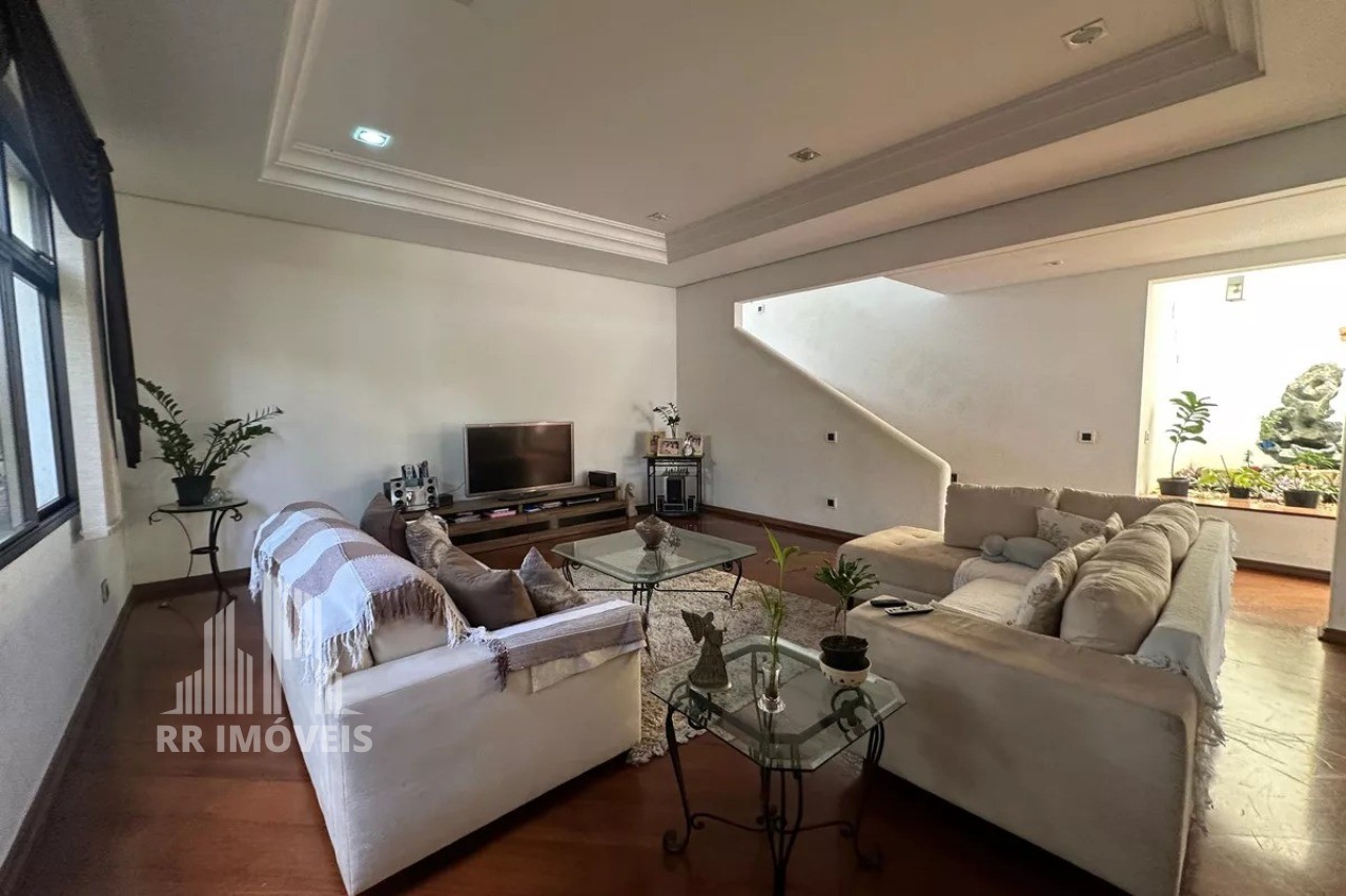 Casa, 7 quartos, 833 m² - Foto 1