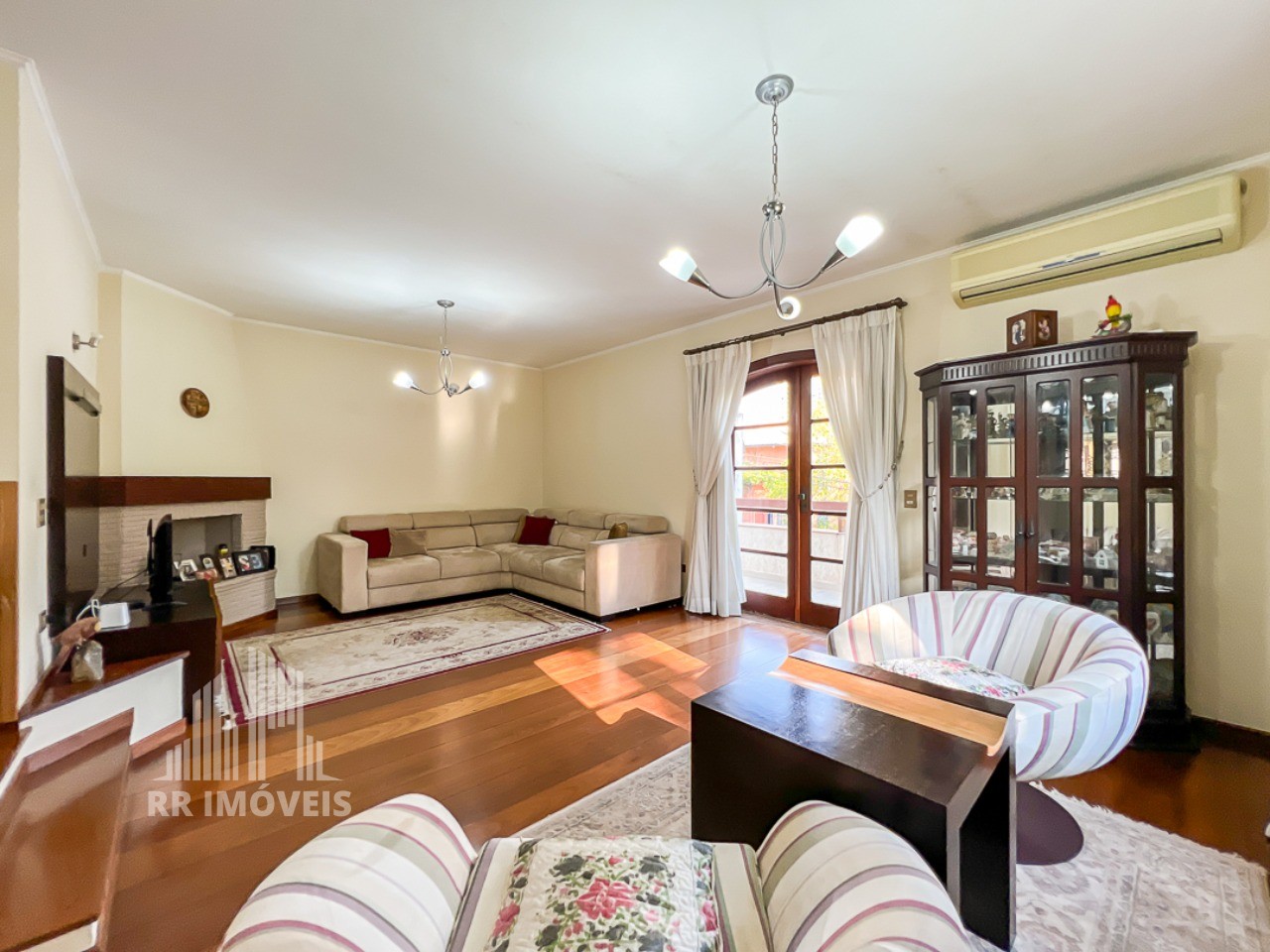 Casa, 4 quartos, 339 m² - Foto 2