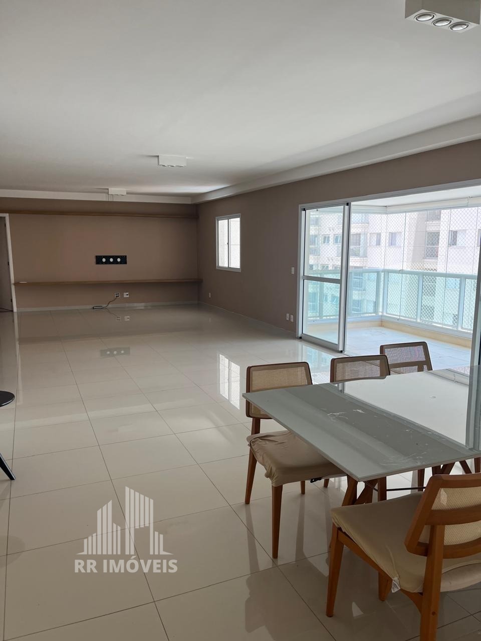 Apartamento, 4 quartos, 235 m² - Foto 1