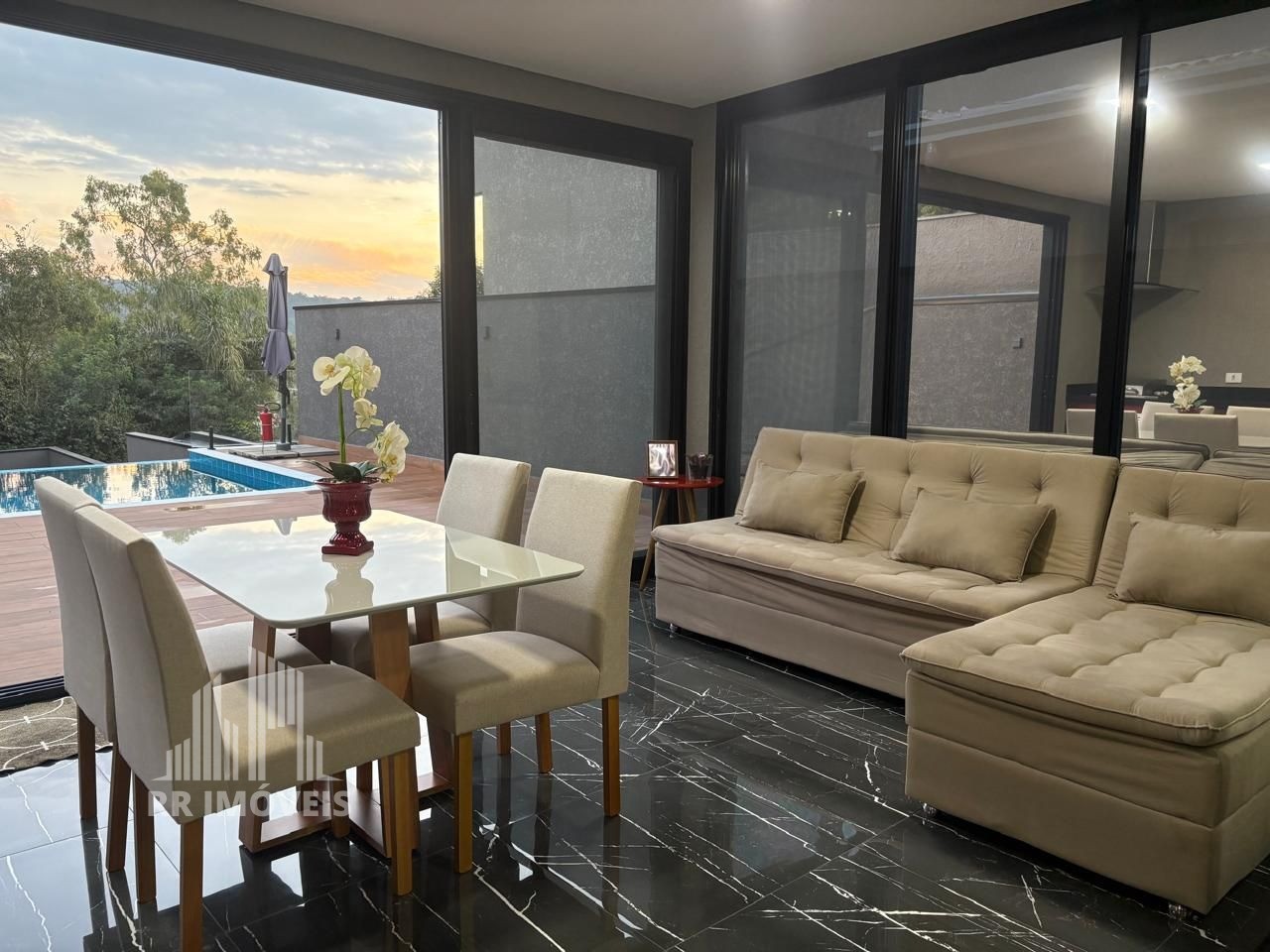 Casa, 3 quartos, 240 m² - Foto 3