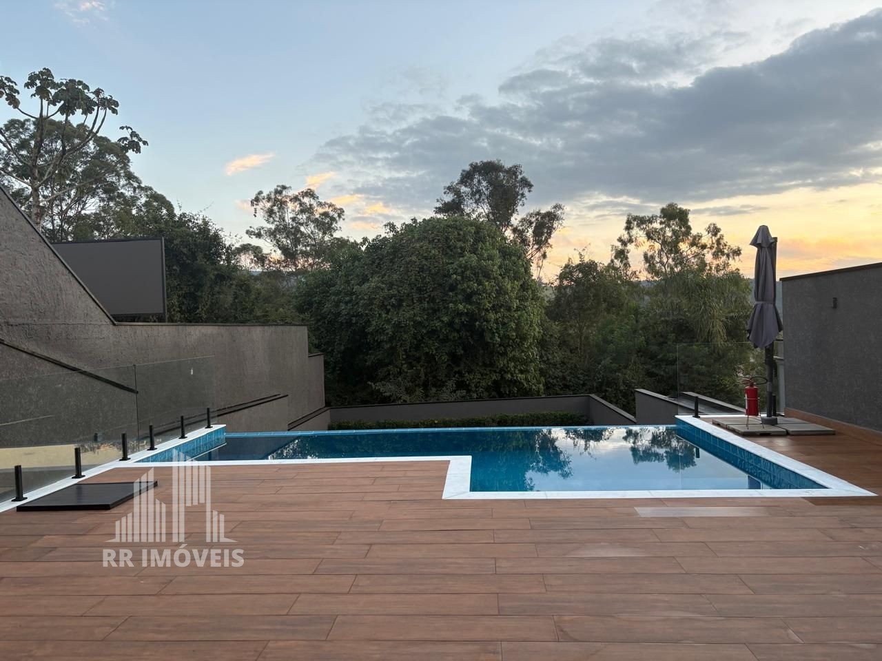 Casa, 3 quartos, 240 m² - Foto 2