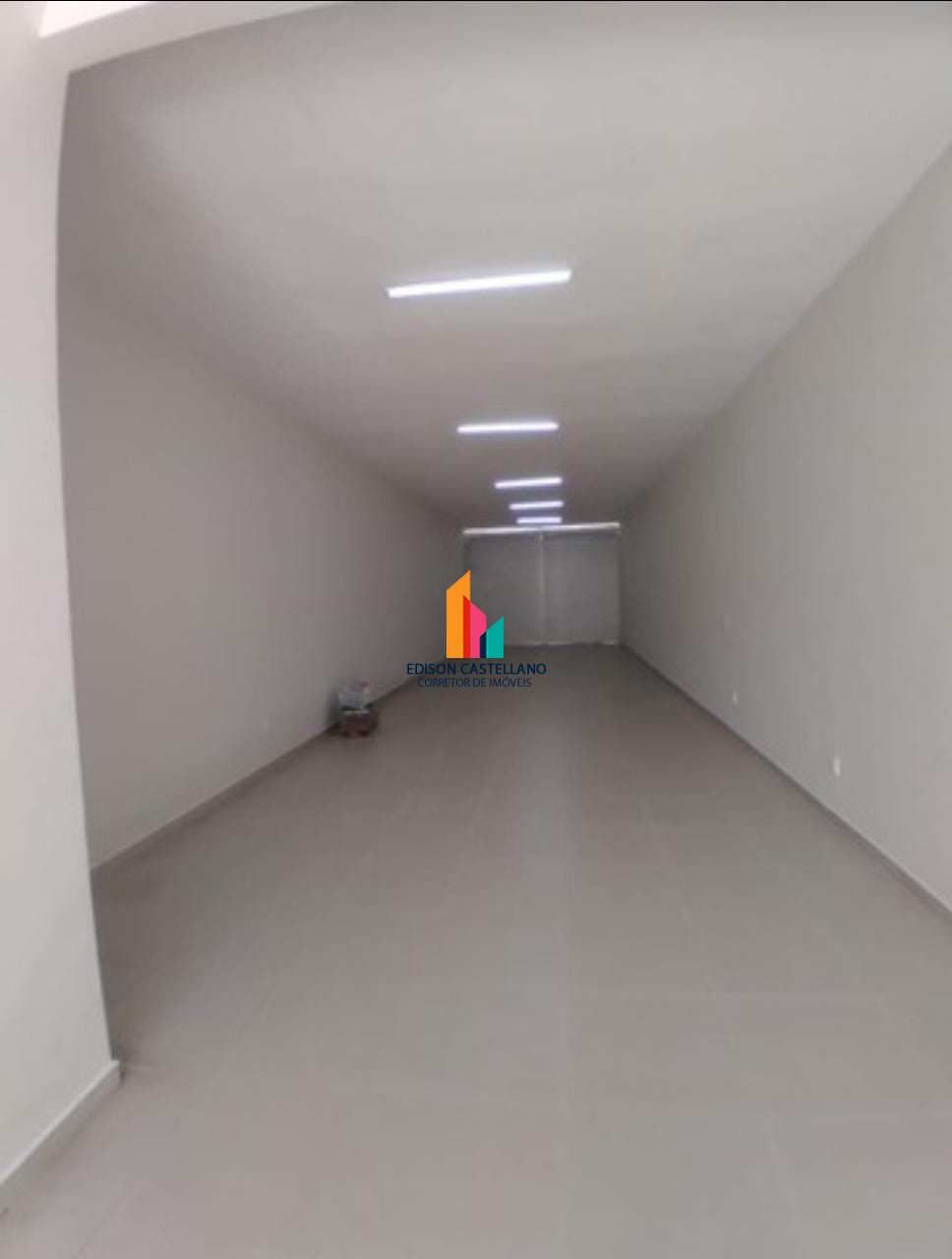 Aluga-se  galpo salo comercial  timo ponto comercial  Tamanho 4.8x30 total 144 metros
