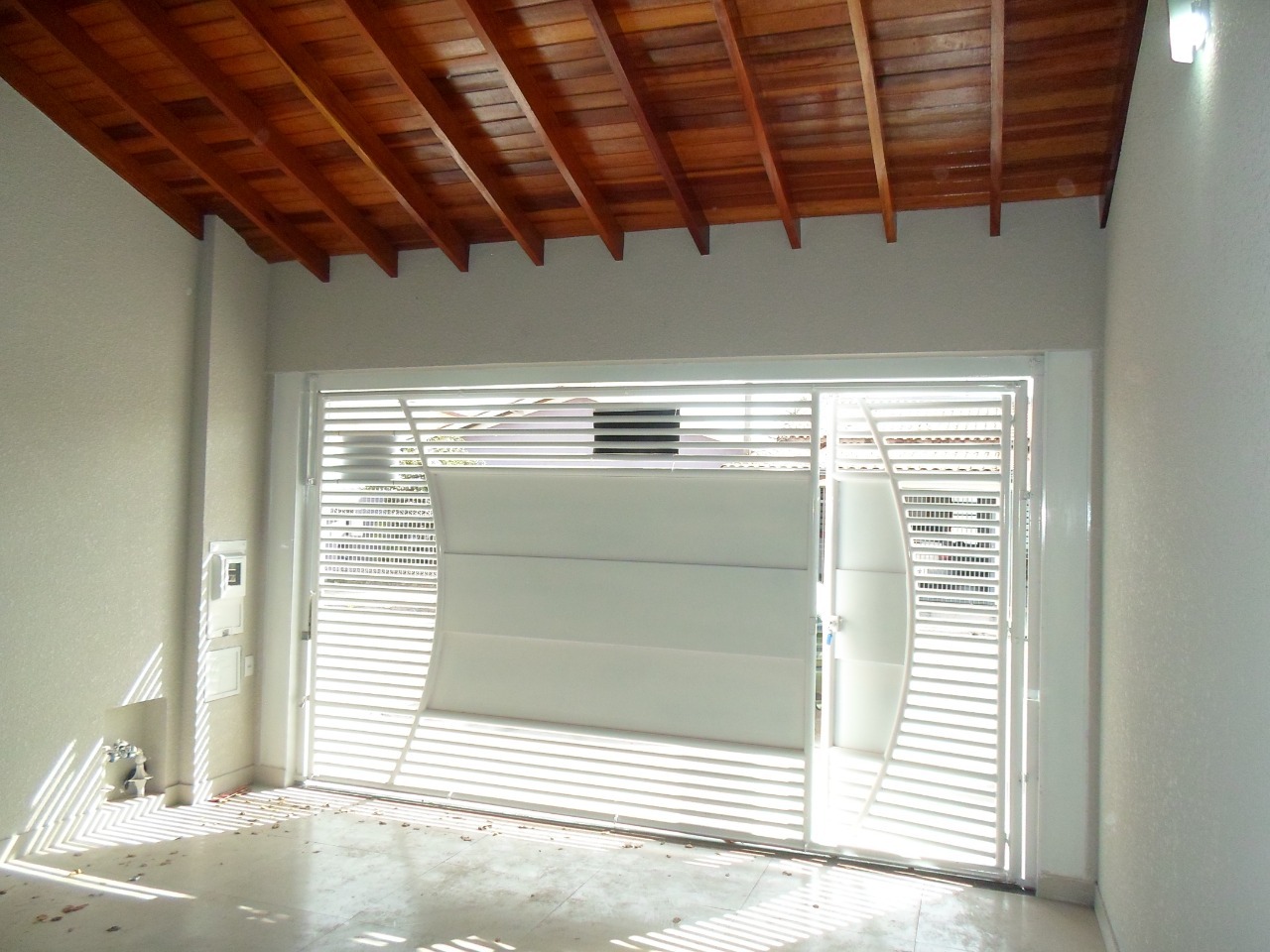 Casa à venda com 3 quartos, 125m² - Foto 1