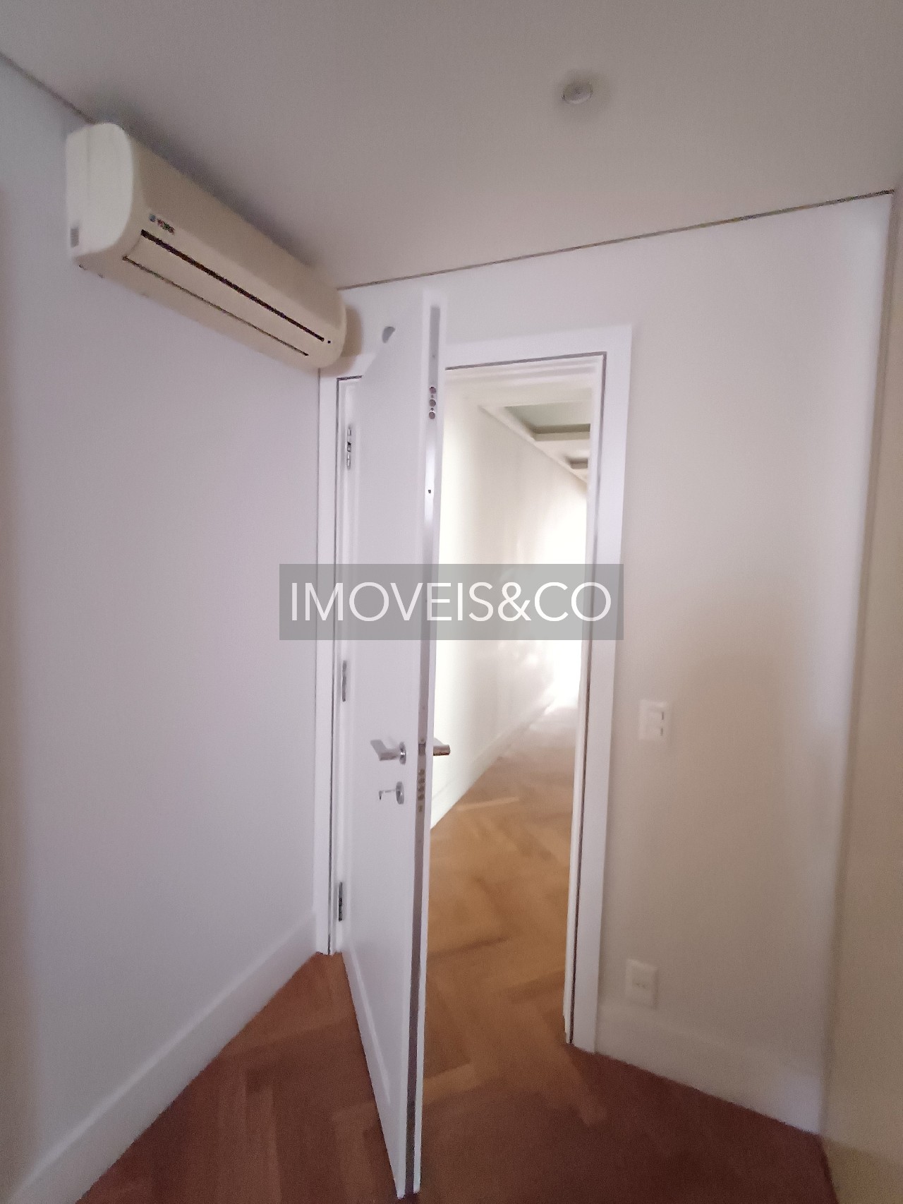 Apartamento para alugar com 4 quartos, 360m² - Foto 12