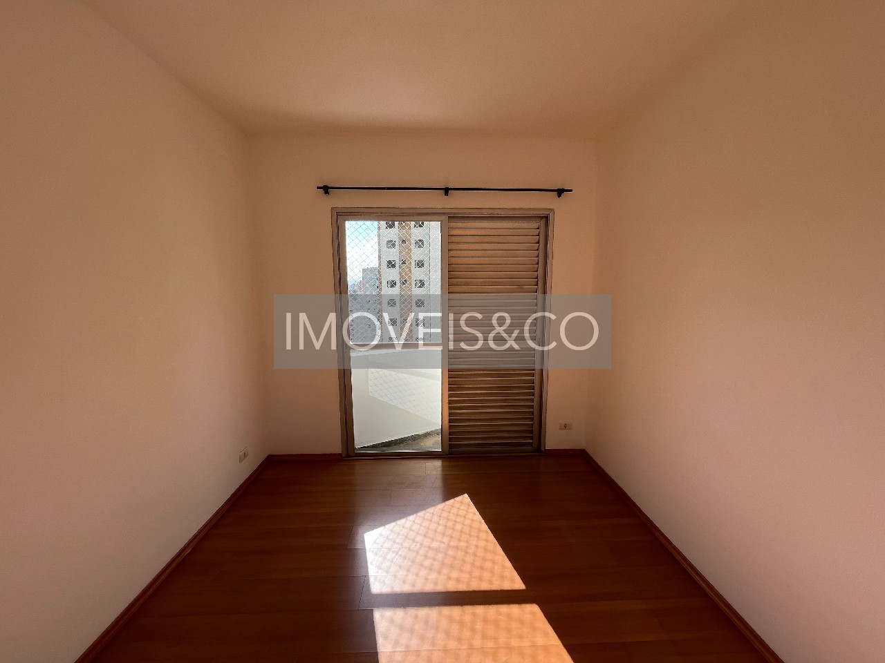 Apartamento para alugar com 4 quartos, 130m² - Foto 7