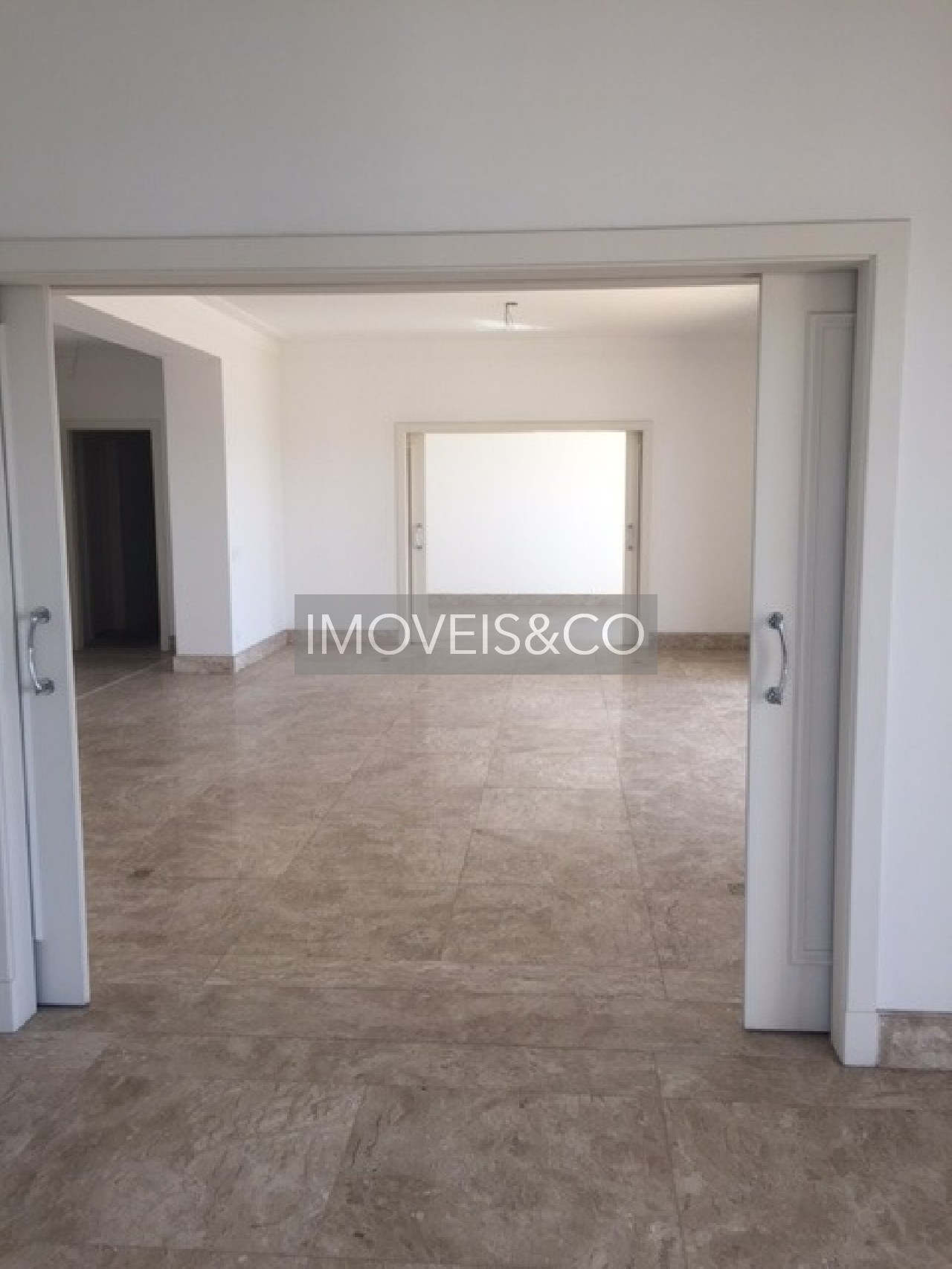 Apartamento à venda com 4 quartos, 425m² - Foto 2