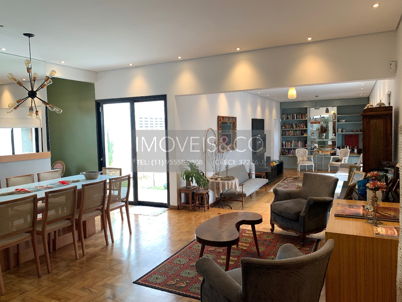 Casa à venda com 3 quartos, 220m² - Foto 1