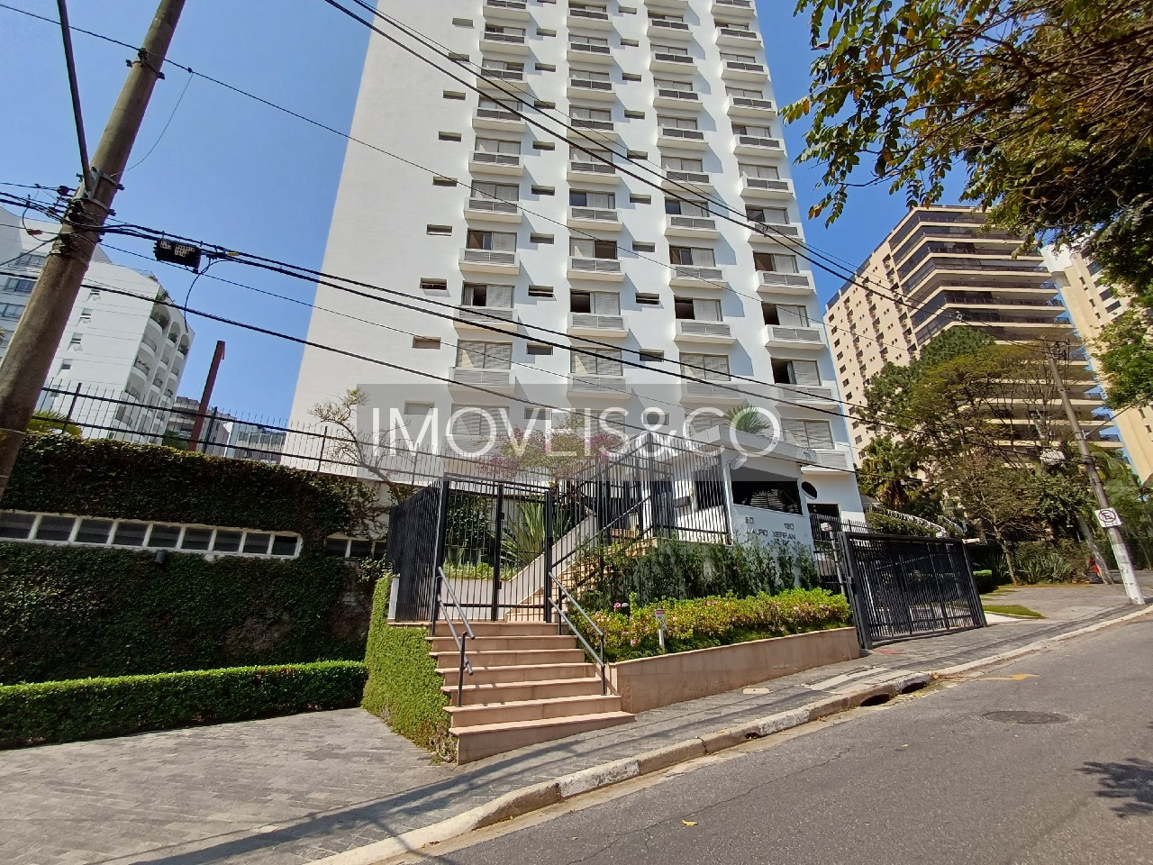 Apartamento para alugar com 4 quartos, 360m² - Foto 2