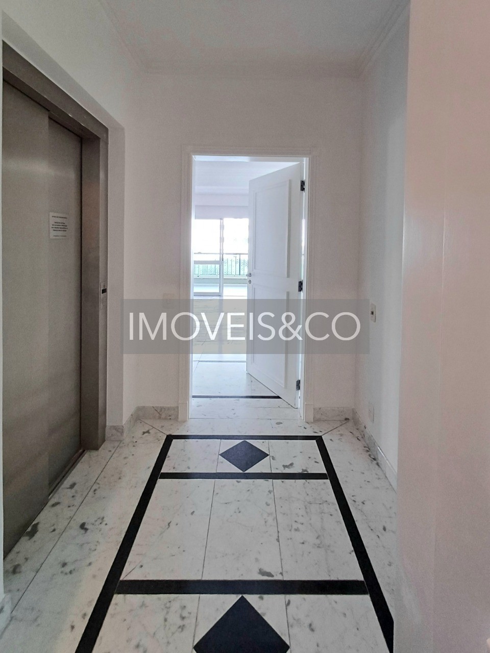 Apartamento à venda com 3 quartos, 222m² - Foto 18