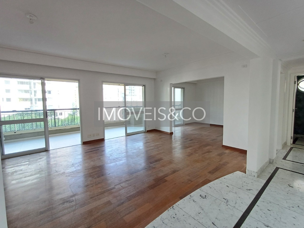 Apartamento à venda com 3 quartos, 222m² - Foto 8