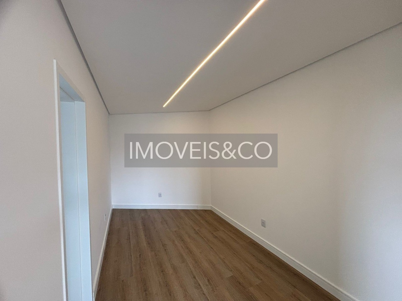 Casa à venda com 4 quartos, 328m² - Foto 16