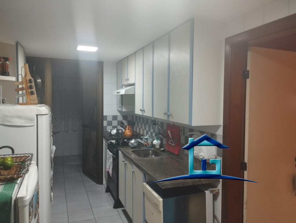 Apartamento à venda com 3 quartos, 159m² - Foto 11