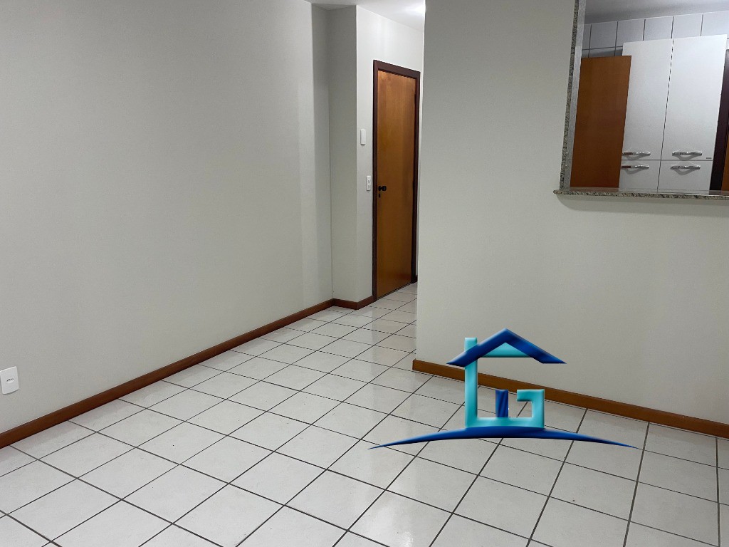 Apartamento à venda com 2 quartos, 70m² - Foto 2