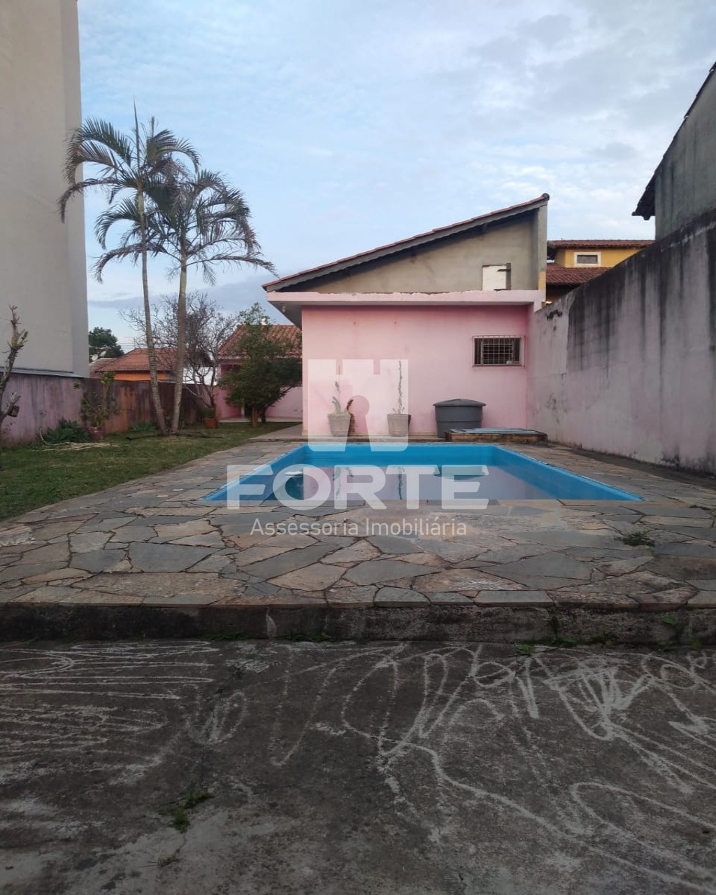 Casa à venda com 3 quartos, 260m² - Foto 1