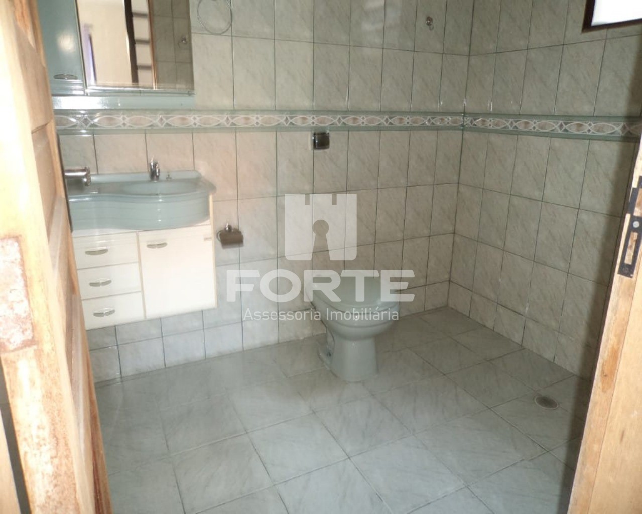 Casa à venda com 3 quartos, 130m² - Foto 2