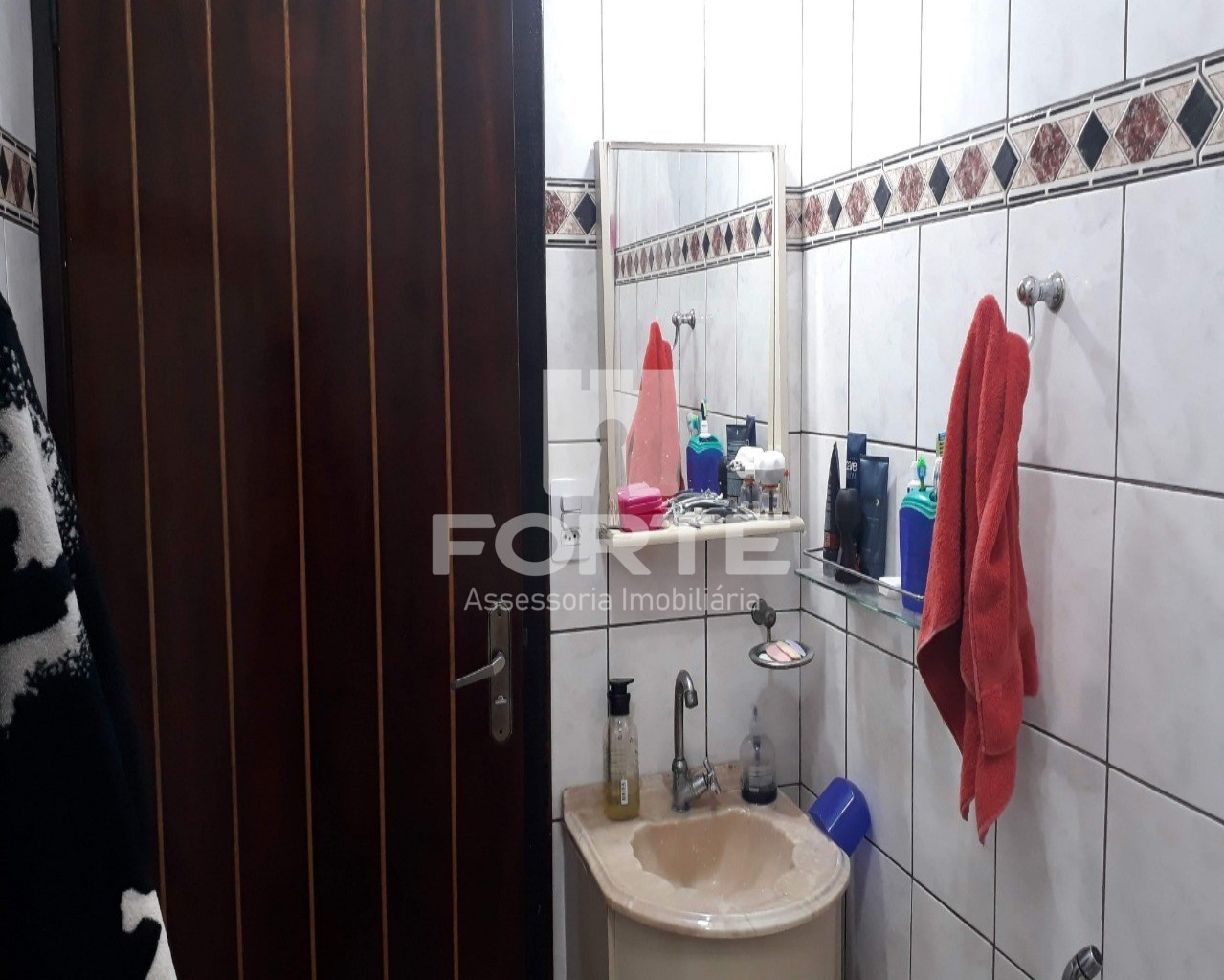 Casa à venda com 2 quartos, 300m² - Foto 4