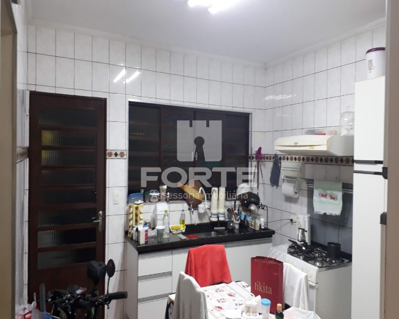 Casa à venda com 2 quartos, 300m² - Foto 8