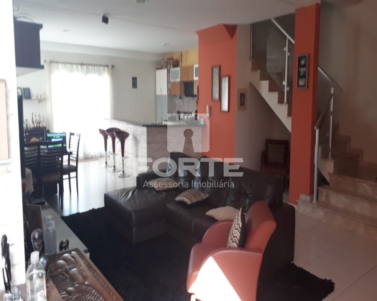 Casa à venda com 4 quartos, 150m² - Foto 1