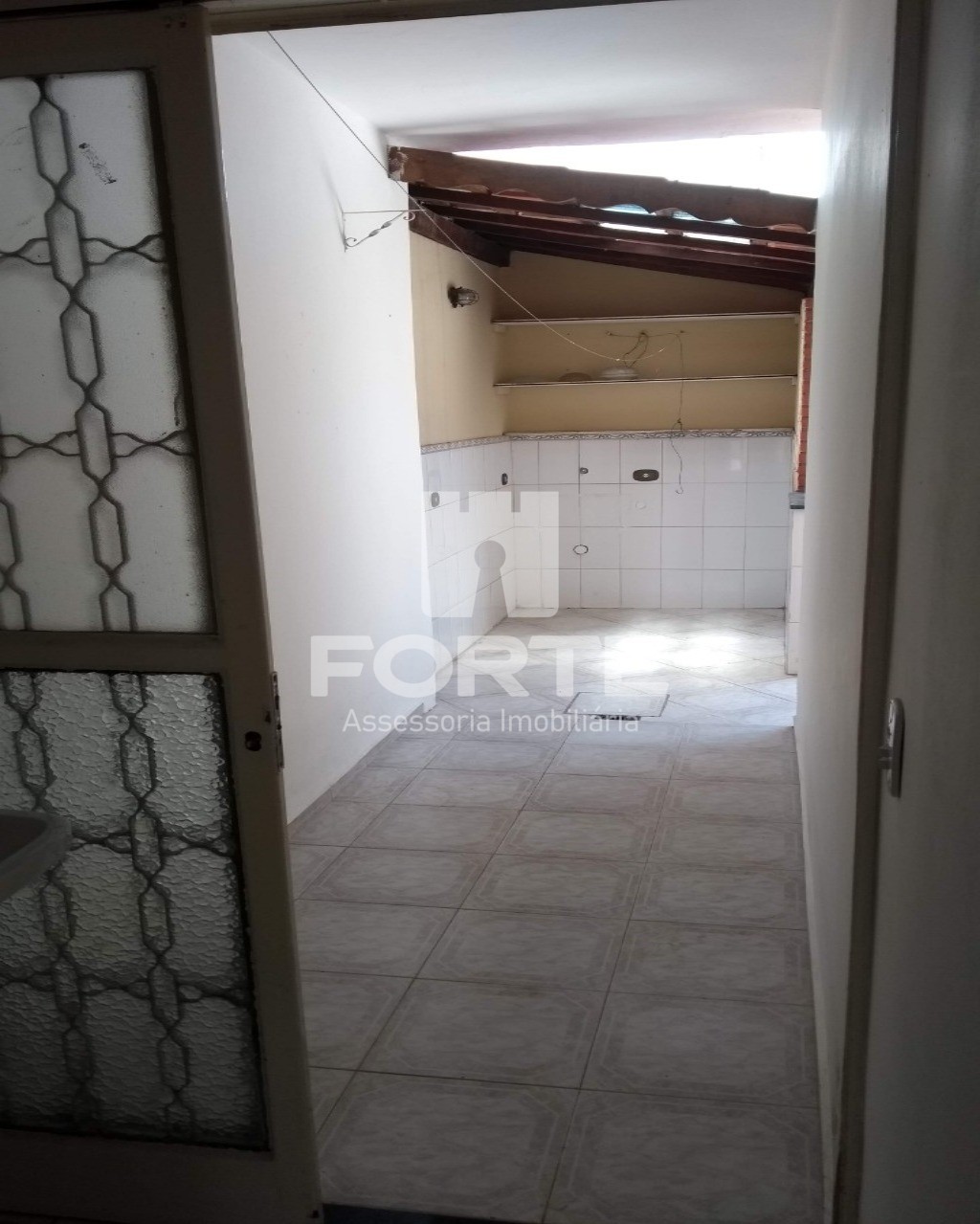 Casa à venda com 3 quartos, 135m² - Foto 2