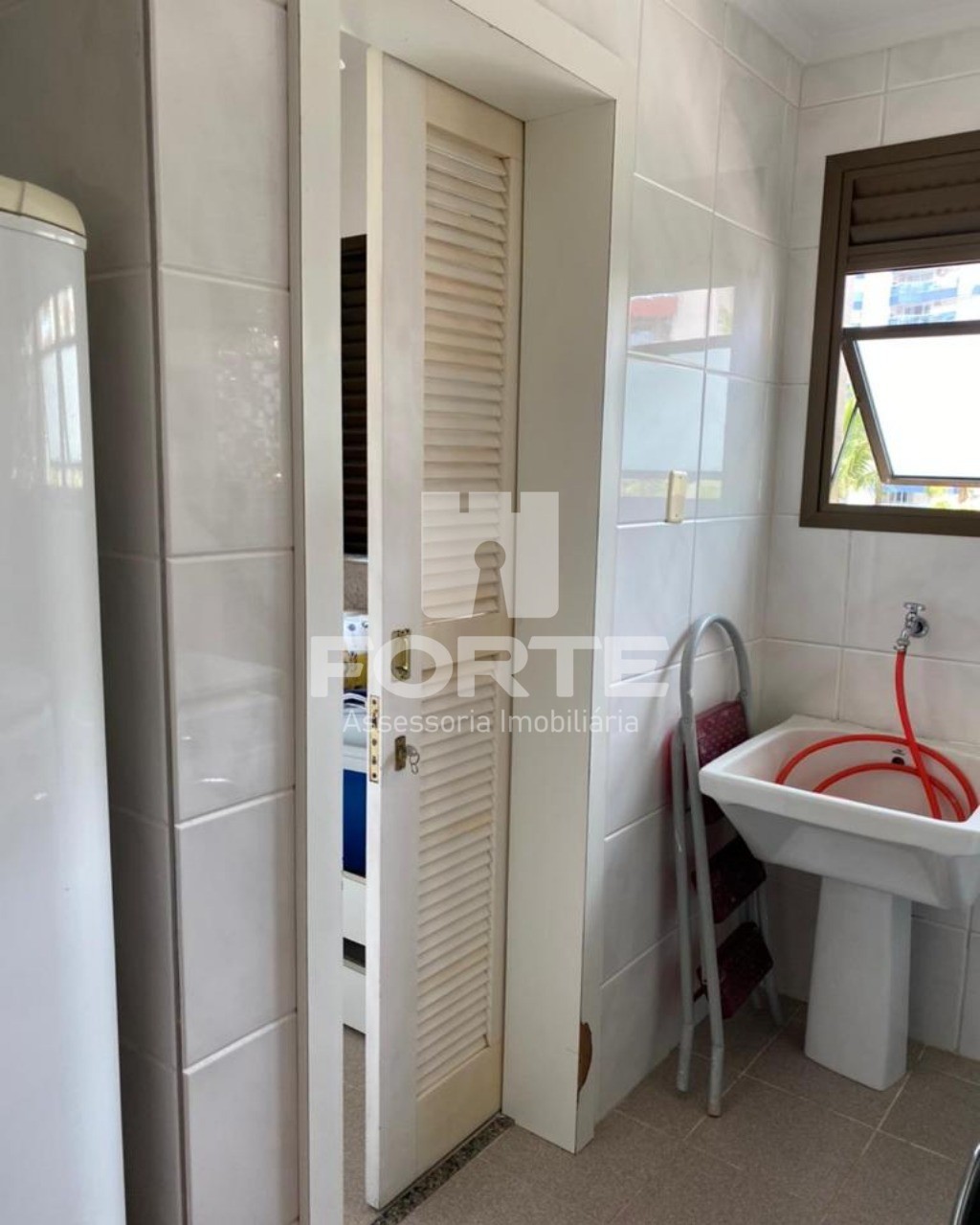 Apartamento à venda com 4 quartos, 240m² - Foto 8