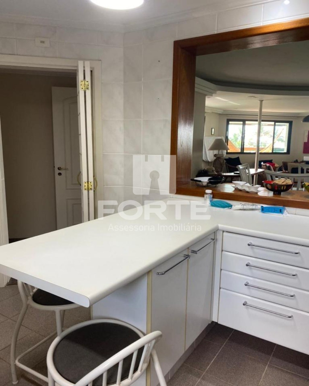 Apartamento à venda com 4 quartos, 240m² - Foto 13